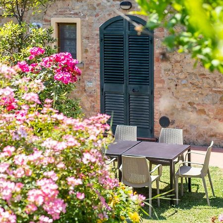 Agriturismo Filettro โวลแตร์รา ภายนอก รูปภาพ