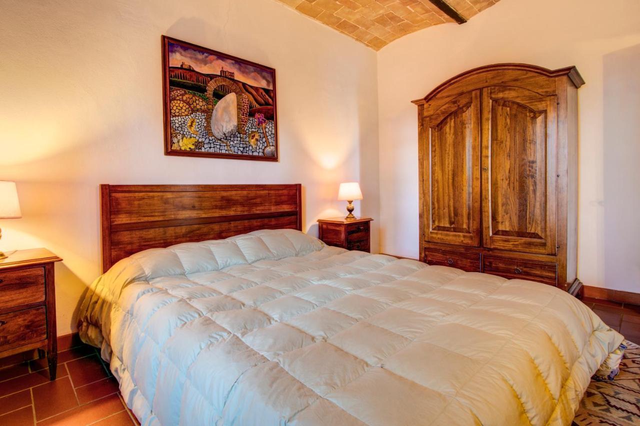 Agriturismo Filettro โวลแตร์รา ภายนอก รูปภาพ