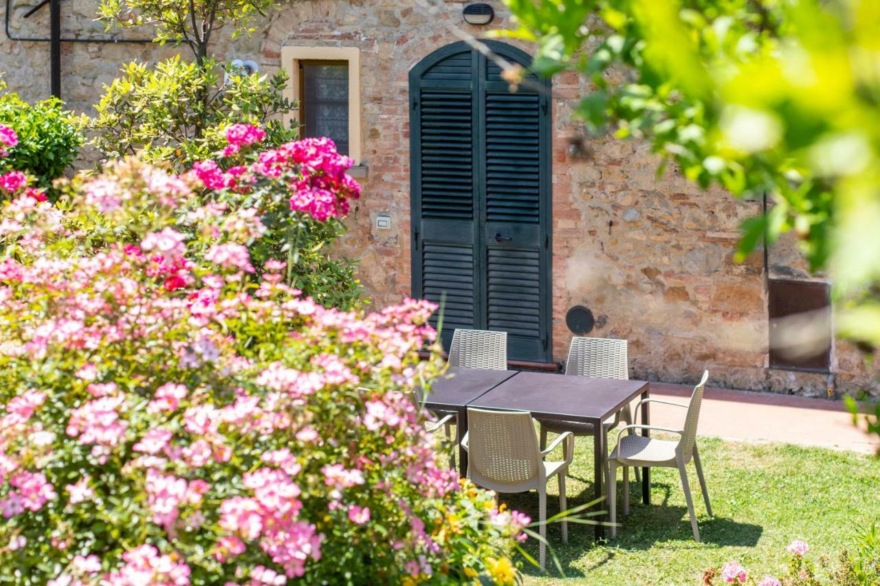 Agriturismo Filettro โวลแตร์รา ภายนอก รูปภาพ