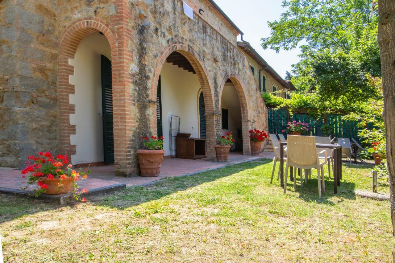 Agriturismo Filettro โวลแตร์รา ภายนอก รูปภาพ