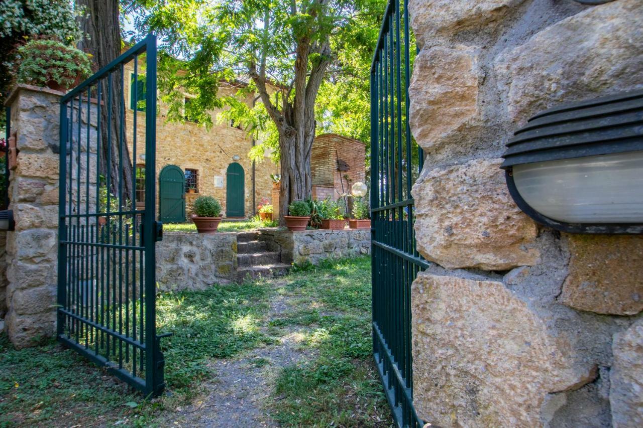 Agriturismo Filettro โวลแตร์รา ภายนอก รูปภาพ